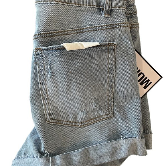 NWT Almost Famous Distressed Mom Shorts. Size 11 - Picture 4 of 8